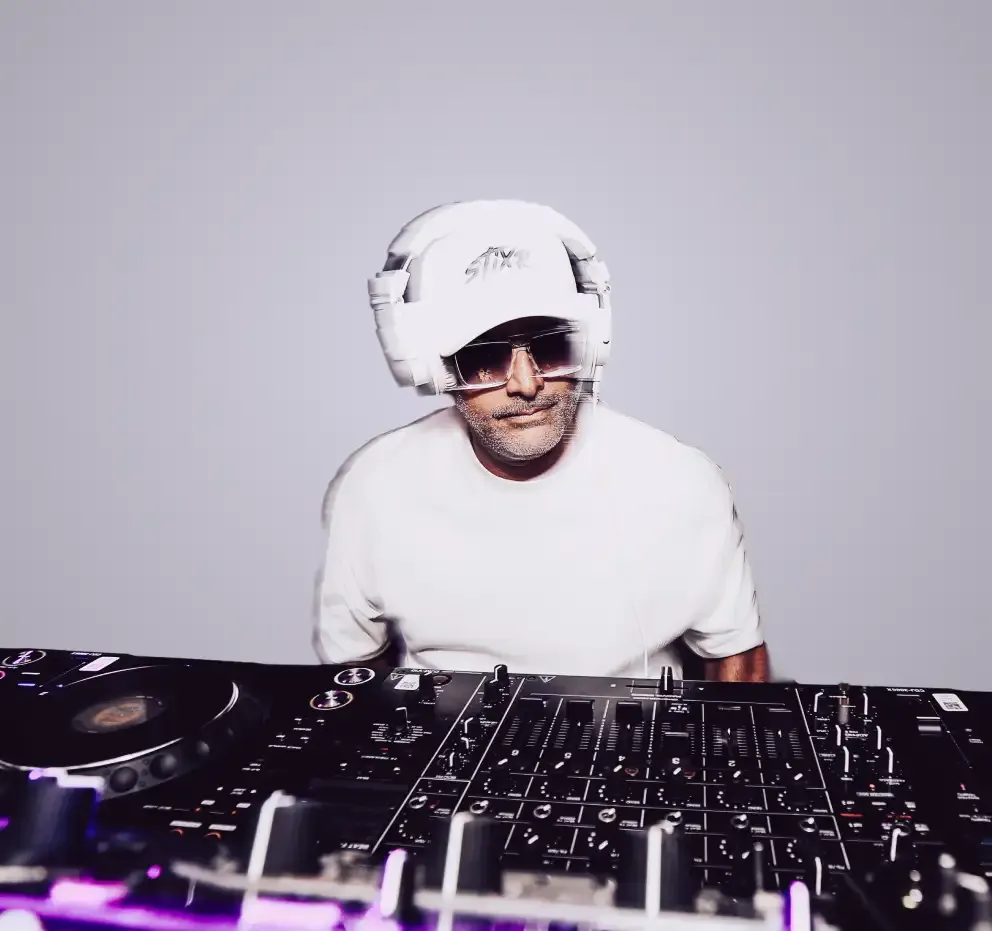 Stixr at the decks
